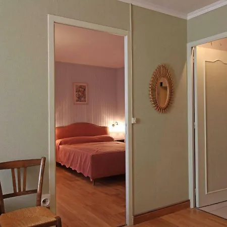Hébergement de vacances , 4 Pièces, 6 Personnes - Fr-1-497-71 Lalacelle
