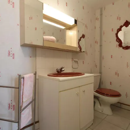 Hébergement de vacances , 4 Pièces, 6 Personnes - Fr-1-497-71 *
